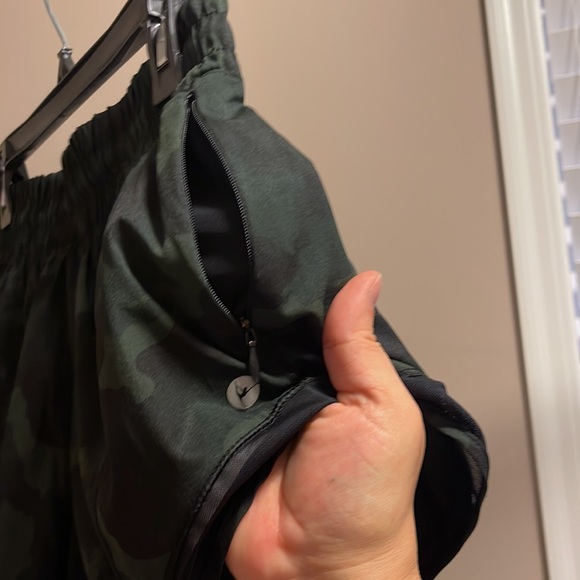 Camo athletic shorts, size small - Picture 4 of 6